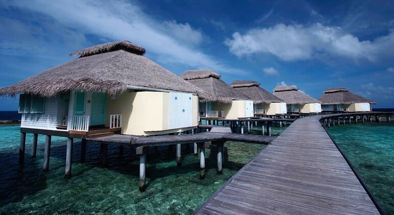 overwater bungalows 11