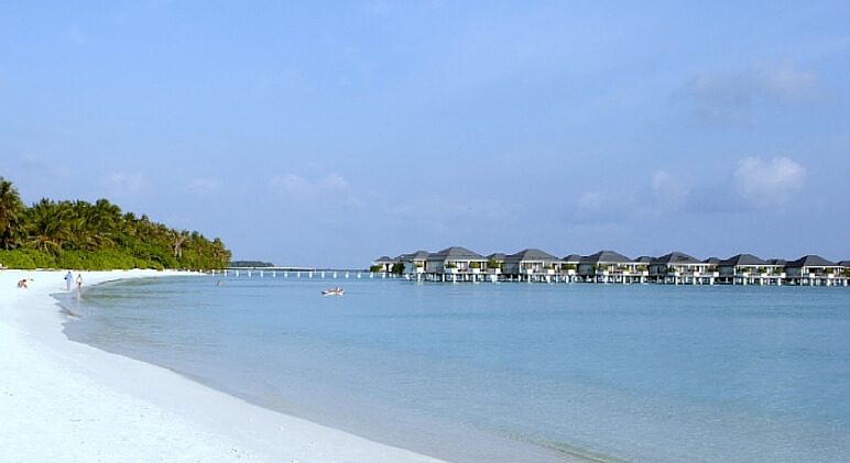 overwater bungalows 3